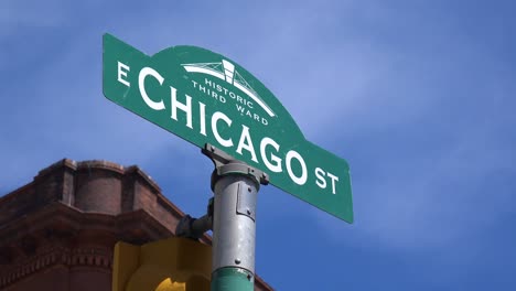 Establishing-Shot-Of-Chicago-Street-In-The-Historic-Third-Ward-Of-Milwaukee,-Wisconsin
