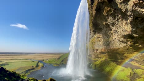 Einspielung-Des-Wunderschönen-Wasserfalls-Seljalandsfoss-In-Südisland