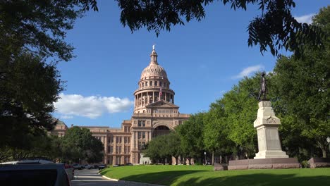 Establishing-Shot-Of-The-Texas-State-Capitol-Building-In-Austin,-Texas-Framed-In-Trees