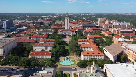 Very-Good-Aerial-Over-The-University-Of-Texas-Campus-In-Austin,-Texas