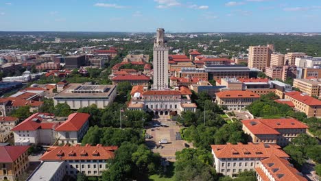 Very-Good-Aerial-Over-The-University-Of-Texas-Campus-In-Austin,-Texas