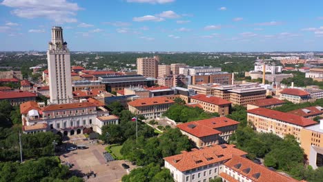Gute-Antenne-über-Dem-Campus-Der-Universität-Von-Texas-In-Austin,-Texas