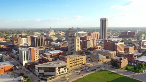 Aerial-Establishing-Shot-Of-The-Cityscape-And-Skyline-Of-Downtown-Springfield,-Illinois