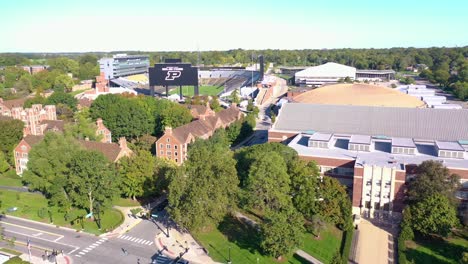 Antena-Del-Campus-De-La-Universidad-De-Purdue-En-West-Lafayette,-Indiana