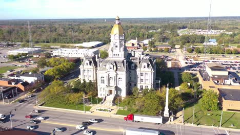 Aerial-Over-Old-Courthouse-In-Terre-Haute,-Indiana