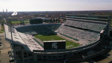 Aerial-Over-Spartan-Football-Stadium-On-The-Michigan-State-University-Campus-In-East-Lansing,-Michigan