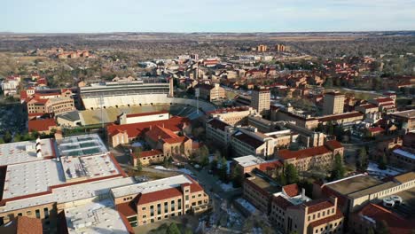 Antena-Sobre-El-Campus-De-Boulder-De-La-Universidad-De-Colorado-En-Invierno
