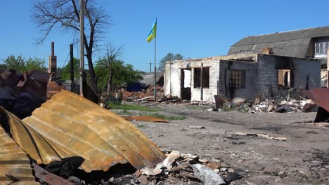 A-Ukrainian-Base-Outpost-Is-Destroyed-In-The-Town-Of-Moschun-With-The-Ukrainian-Flag-Still-Flying