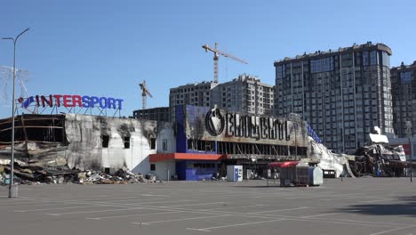 Centro-Comercial-Destruido-Por-Ataques-Con-Cohetes-Rusos-En-Kyiv,-Ucrania