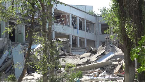 A-Ukrainian-Middle-School-Is-Destroyed-By-Russian-Rockets-In-Kharkiv,-Ukraine