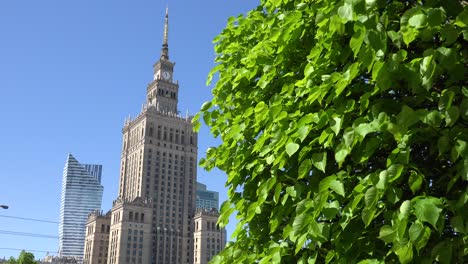 Establishing-Shot-Palace-Of-Culture-And-Science-Building-In-Central-Warsaw,-Poland
