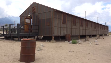 Cuarteles-Abandonados-En-El-Campamento-De-Reubicación-Japonés-De-Manzanar-En-El-Valle-De-Owens-De-Sierra-Nevada,-California