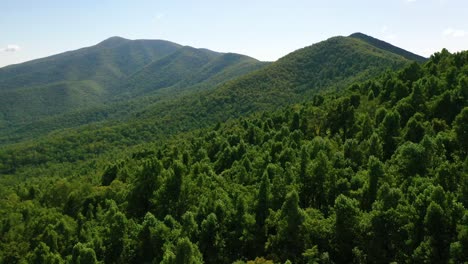 Beautiful-Aerial-Over-The-Blue-Ridge-Mountains-Appalachia,-Tennessee,-Virginia,-North-Carolina-Or-Georgia