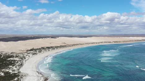 Excellent-Aerial-Shot-Of-Waves-Lapping-Sheringa-Beach-On-Eyre-Peninsula,-South-Australia