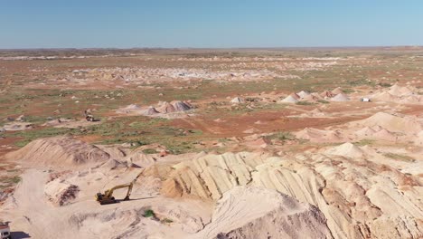 Excellent-Aerial-Shot-Of-An-Opal-Mining-Site-In-Coober-Pedy,-South-Australia