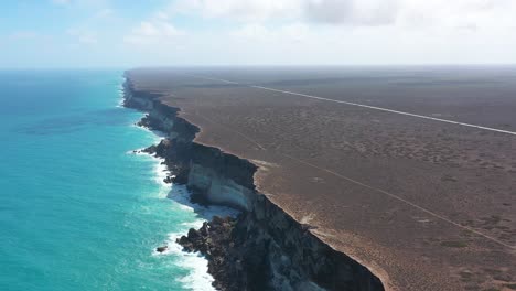 Ausgezeichnete-Luftaufnahme-Von-Klaren-Blauen-Wellen,-Die-Auf-Der-Großen-Australischen-Bucht-In-Südaustralien-Aufragen