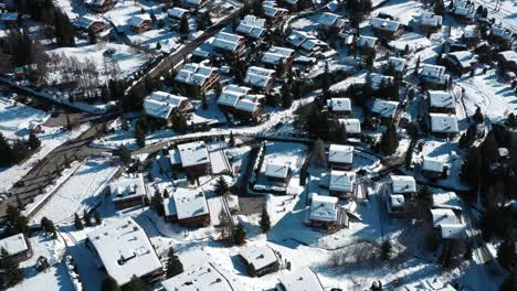 Excellent-Bird'S-Eye-View-Of-The-Snowy-Village-Of-Verbier,-Switzerland