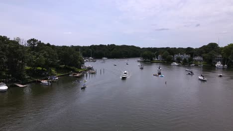 Excellent-Aerial-View-Of-People-Riding-Speedboats-In-Annapolis,-Maryland