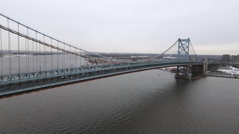 Excellent-Aerial-View-Of-The-Benjamin-Franklin-Bridge-In-Philadelphia,-Pennsylvania