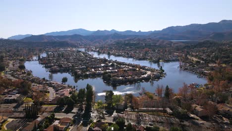 Ausgezeichnete-Luftaufnahme-Von-Westlake-Village,-Kalifornien