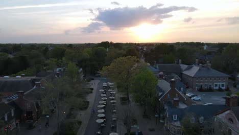 Excellent-Aerial-View-Of-Williamsburg,-Virginia-At-Sunset