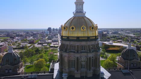 Very-Good-Aerial-Drone-Footage-Of-The-Iowa-State-Capitol-Building-In-Des-Moines