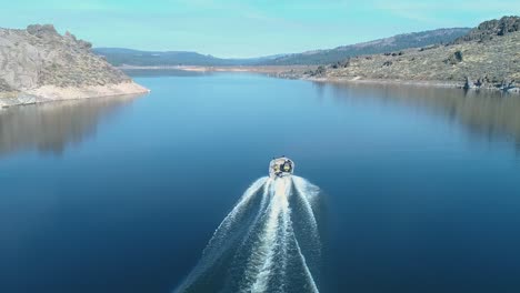 Aerial-Over-A-Fishing-Boat-Traveling-On-Frenchman'S-Lake-In-Northern-California