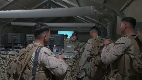 Los-Marines-Y-El-Ejército-Estadounidense-Se-Preparan-Para-Salir-De-Afganistán