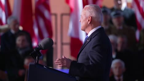 El-Presidente-Joe-Biden-Visita-Varsovia,-Polonia-Y-Habla-En-Apoyo-De-Ucrania-En-La-Guerra-Contra-Los-Rusos,-Comenta-Sobre-La-Libertad-Y-Las-Sociedades-Libres