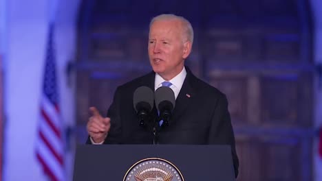 El-Presidente-Joe-Biden-Visita-Varsovia,-Polonia-Y-Habla-En-Apoyo-De-Ucrania-En-La-Guerra-Contra-Los-Rusos,-Comenta-Sobre-La-Otan-Y-Sus-Esfuerzos-Para-Asegurar-La-Libertad