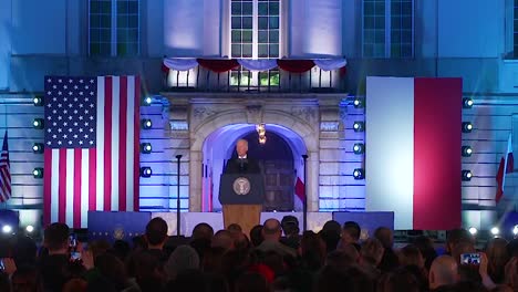 Präsident-Joe-Biden-Besucht-Warschau,-Polen-Und-Spricht-Zur-Unterstützung-Der-Ukraine-Im-Krieg-Gegen-Russland,-Bemerkungen-über-Die-Beendigung-Der-Abhängigkeit-Von-Öl-Und-Fossilen-Brennstoffen