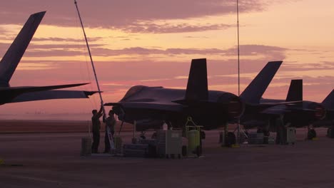 Vermont-Air-National-Guard-Piloten,-Besatzungschefs-Und-Wartungspersonal-Trainieren-Auf-F-35a-lightning-ii-kampfflugzeugen
