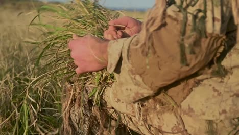 US-Marines-3D-Aufklärungsbataillon-Prä-Scharfschützen-Qualifikationskurs-Camouflage-Trainingsübung,-Le-Shima,-Jp