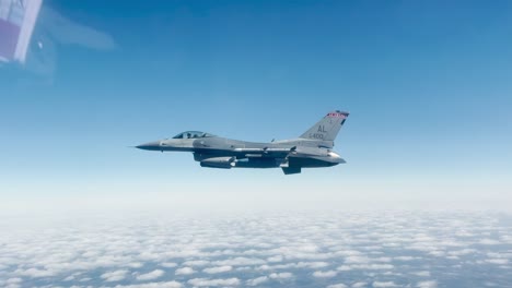 F-16-Fighting-Falcon-Entrenamiento-De-Apoyo-Aéreo-En-El-Rango-De-Serpientes-De-Cascabel,-Un-Centro-De-Entrenamiento-Aire-tierra-En-Camp-Shelby,-Ms