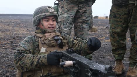 US-Marineinfanteristen,-31.-Expeditionskorps-Führen-Handfeuerwaffen-Durch,-Militärwaffentraining,-Lager-Fuji,-Japan