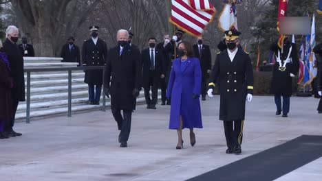 Vice-President-Kamala-Harris-Forgets-To-Cover-Heart-At-The-Start-Of-The-National-Anthem,-Wreath-Ceremony-Honoring-Vets