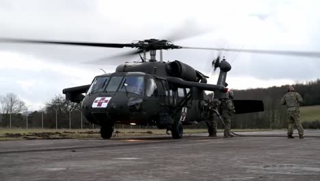 Time-Lapse,-Us-Army-Soldiers-And-Helicopters-Participate-In-A-Military-Training-Exercise-“Wings-Of-Victory”,-Baumholder,-De