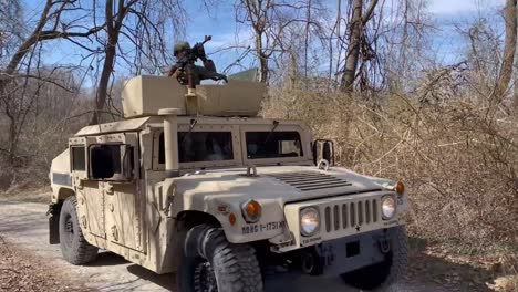 Army-National-Guard-Soldiers-Practice-Gunnery-Skills,-Firing-Machine-Guns-From-Humvees,-Best-Warrior-Competition