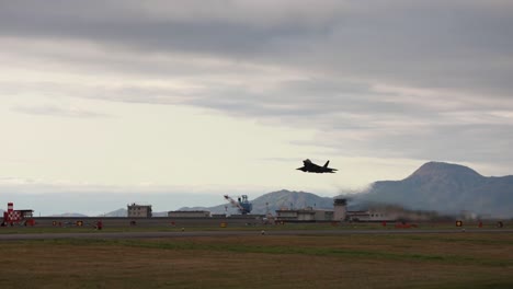 Us-Air-Force-Lockheed-Martin-F-22-Raptor-Stealth-Tactical-Fighters-Take-Off-From-Mcas-Iwakuna,-Japan