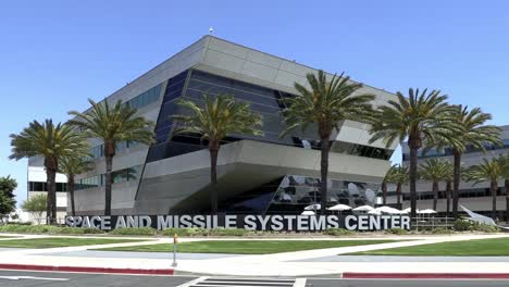 Los-Angeles-Afb-Weltraum--Und-Raketensysteminfrastruktur-Und-Beschilderung-In-El-Segundo,-Kalifornien