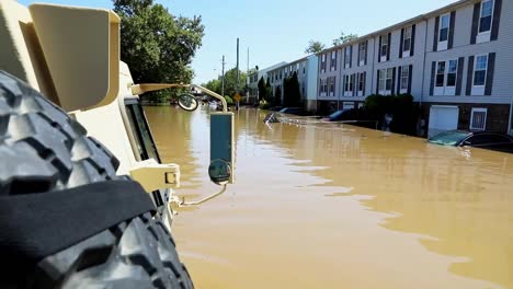La-Guardia-Nacional-Del-Ejército-De-Delaware-Apoya-Ayuda-A-Rescatar-A-Civiles-De-Las-Inundaciones-Del-Huracán-Ida,-Wilmington,-Delaware