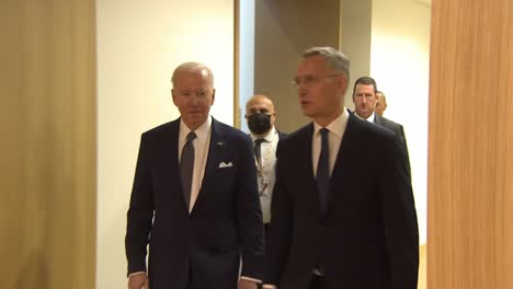 El-Presidente-Estadounidense-Joe-Biden-Y-El-Secretario-General-De-La-OTAN-Se-Reúnen-Durante-La-Cumbre-Extraordinaria-De-Jefes-De-Estado-De-La-OTAN