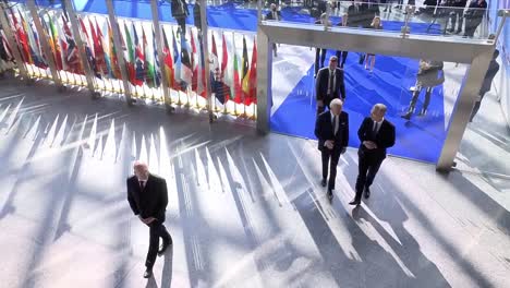 Joe-Biden-Und-Jens-Stoltenberg,-Nordatlantikrat-Staats--Und-Regierungschef-Außerordentlicher-Nato-gipfel
