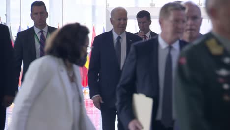 Joe-Biden-Und-Jens-Stoltenberg,-Nordatlantikrat-Staats--Und-Regierungschef-Außerordentlicher-Nato-gipfel