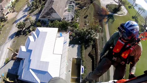 US-Küstenwache-Mh-65-Dolphin-Flugbesatzung-Hubschrauber-Such--Und-Rettungsflug-Nach-Hurrikan-Ian,-Sanibel-Florida