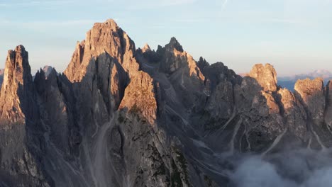 Sunrise-highlights-jagged-peaks-of-scenic-Cadini-di-Misurina,-Italian-Alps