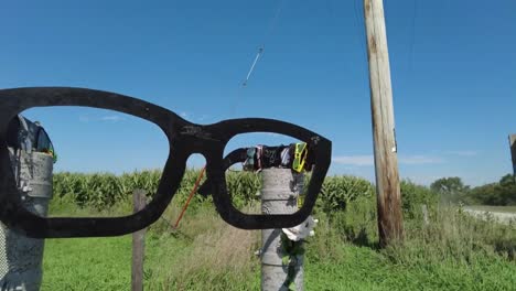 Buddy-Holly-glasses-memorial-at-the-crash-site-in-Clear-Lake,-Iowa