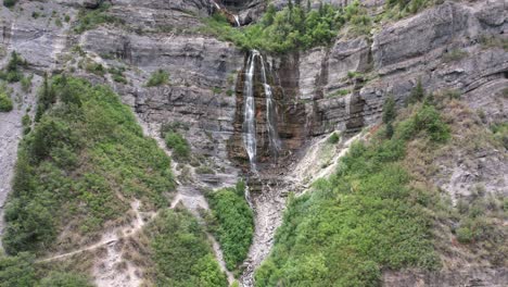 Aerial-flight-towards-Bridal-Veil-Falls-Waterfall-on-steep-mountain-at-Niagara-Falls,America
