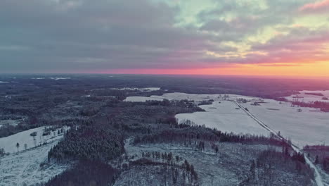 Schöner-Sonnenuntergang-Im-Winter