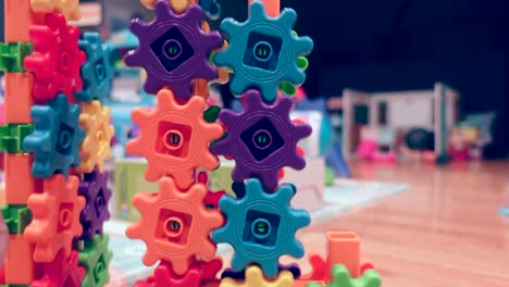 Kids-colorful-collection-of-gears-spinning